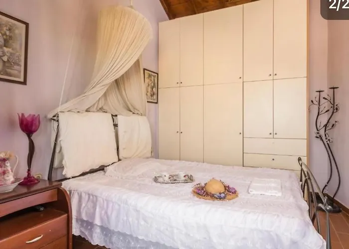 Makis Sea-view Apartment-corfu Port Apartament